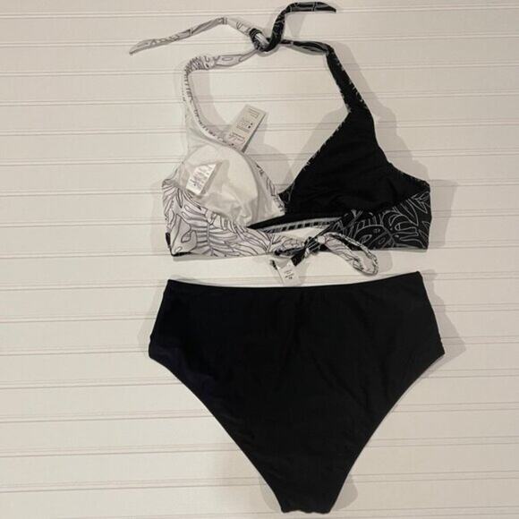 Cupshe Women Bikini XL NWT 2 Piece Black White Tropical Wrap Front Halter Cheeky - Picture 3 of 5